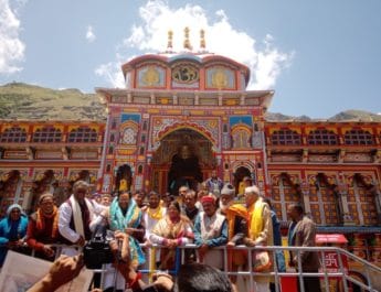 मानव संसाधन मंत्री निशंक ने किए बदरी-केदार के दर्शन 2 Hello Uttarakhand News »