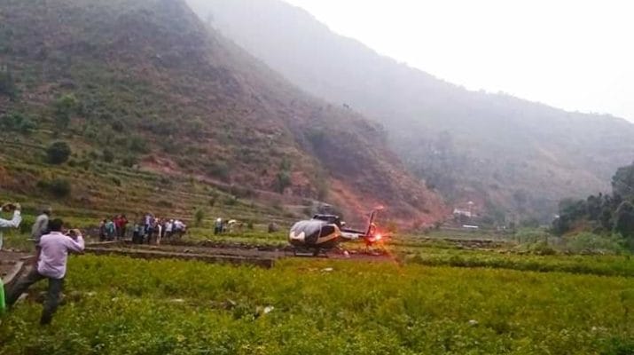 उत्तराखंड: दो हेलीकॉप्टर की खराब मौसम के चलते खेतो में इमरजेंसी लैंडिंग 1 Hello Uttarakhand News »