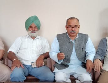 प्रदेश में बन्द हुए सैकड़ों विद्यालयों का जिम्मेदार कौन ! 2 Hello Uttarakhand News »