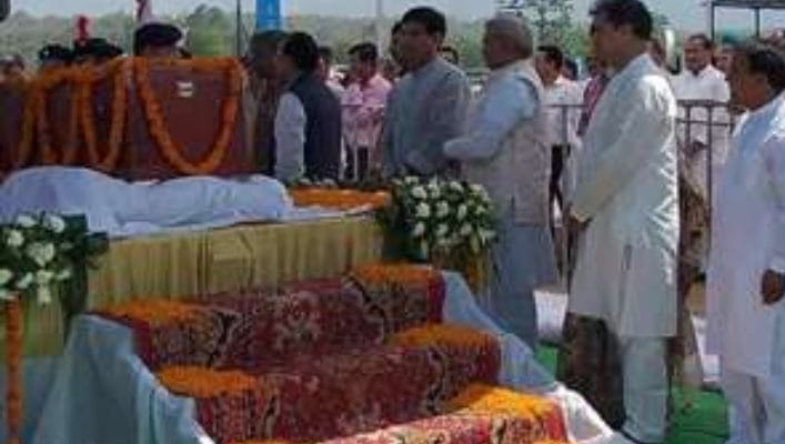 देहरादून से पिथौरागढ़ के लिए रवाना हुआ दिवंगत प्रकाश पंत का पार्थिव शरीर, दो बजे होगा अंतिम संस्कार 1 Hello Uttarakhand News »