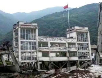 चीन में तेज भूकंप के झटकों से मची भारी तबाही, 12 लोगों की मौत, 122 घायल 2 Hello Uttarakhand News »