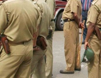 पुलिस कॉस्टेबल के बेटे और LLB के छात्र ने दोस्तों से परेशान हो कर वीडियो बनाकर लगाई फांसी 2 Hello Uttarakhand News »