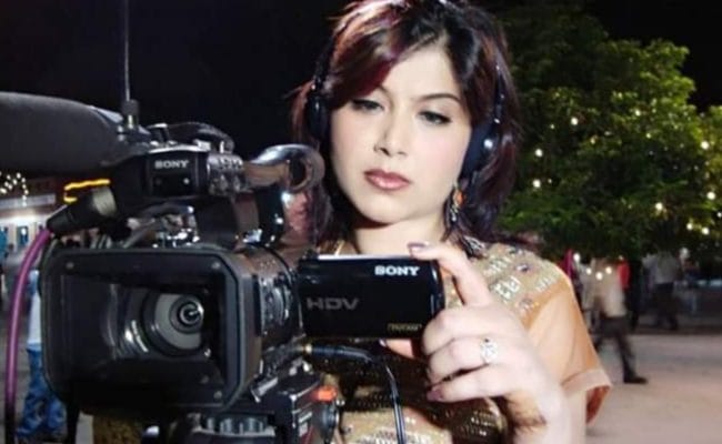 बदमाश बेख़ौफ, महिला पत्रकार पर ताबातोड़ फायरिंग, घायल 1 बदमाश बेख़ौफ, महिला पत्रकार पर ताबातोड़ फायरिंग, घायल 1 Hello Uttarakhand News »