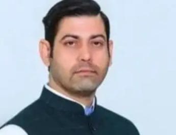 कांग्रेस प्रवक्ता विकास चौधरी पर सरेआम अंधाधुंध फायरिंग , मौके पर ही दर्दनाक मौत 5 Hello Uttarakhand News »