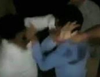 जीआरपी के जवानों ने पत्रकार को बुरी तरह पीटा जमकर की अमानवीयता,एसएचओ और एक कॉन्स्टेबल निलंबित 3 Hello Uttarakhand News »