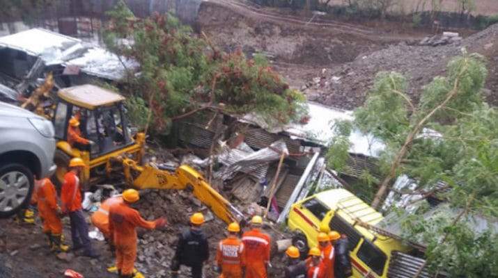 दर्दनाक: भारी बारिश के चलते ढही दिवार,चार मासूम बच्चों सहित 15 की मौत, रेस्क्यू जारी 1 Hello Uttarakhand News &raquo;