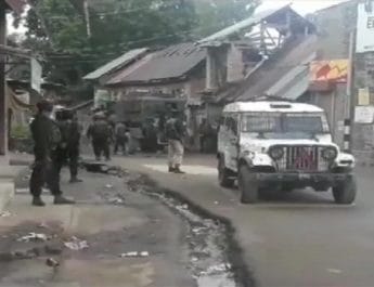 जम्मू कश्मीर: आतंकियों और सुरक्षाबलों के बीच मुठभेड़, जैश कमांडर समेत दो आतंकी ढेर 3 Hello Uttarakhand News »