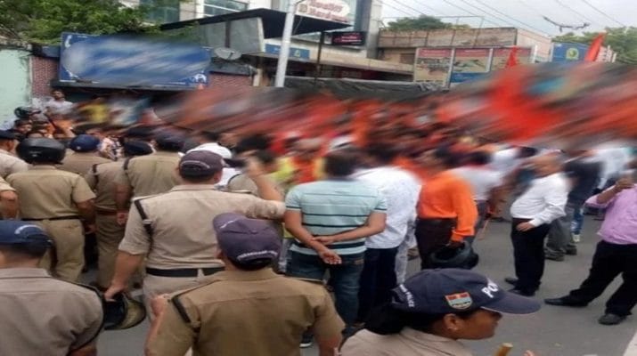 उत्तराखंड: दो समुदायों में मारपीट, तनाव के बाद बाजार बंद, पुलिस फोर्स तैनात 1 Hello Uttarakhand News »