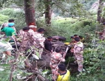 उत्तराखंड: खाई में गिरा वाहन, चालक समेत तीन की मौत 3 Hello Uttarakhand News »