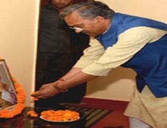 मुख्यमंत्री त्रिवेन्द्र रावत ने श्रीदेव सुमन की पुण्यतिथि पर दी श्रद्धांजलि, कहा- श्रीदेव देश के महान सपूत 2 Hello Uttarakhand News »