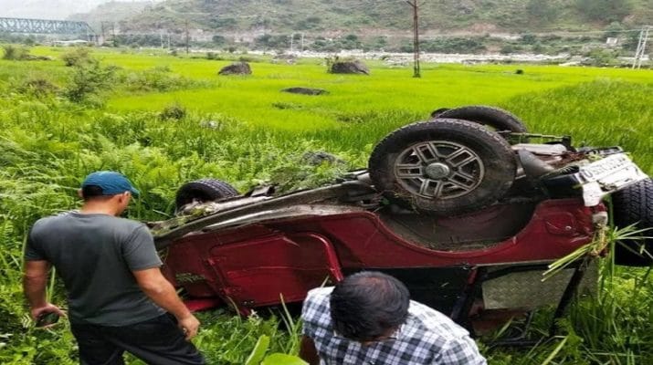 यमुनोत्री धाम से लौट रहे यात्री की कार खाई में गिरी, मौत 1 Hello Uttarakhand News »