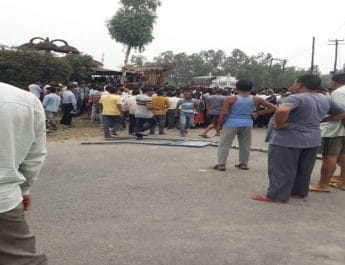 देहरादूनः स्कूल जा रही 10वीं की छात्रा को तेज रफ्तार बेकाबू डंपर ने रौंदा, मौत से परिजनों में कोहराम 2 Hello Uttarakhand News »