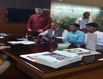 उत्तराखंड: केन्द्रीय मन्त्री के समक्ष रखी मदरसा शिक्षकों के बकाया वेतन की मांग 3 Hello Uttarakhand News »