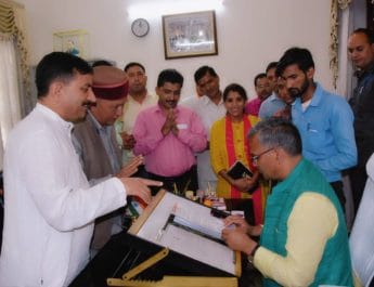 राजकीय महाविद्यालय नैनबाग के छात्रों की जल्द पूरी होगी मांगे: CM त्रिवेंद्र 2 Hello Uttarakhand News »