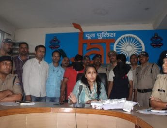 देहरादून ऋषिकेश में हुई लूट की घटनाओं का खुलासा,कोबरा गैंग के दो आरोपी गिरफ्तार 2 Hello Uttarakhand News »