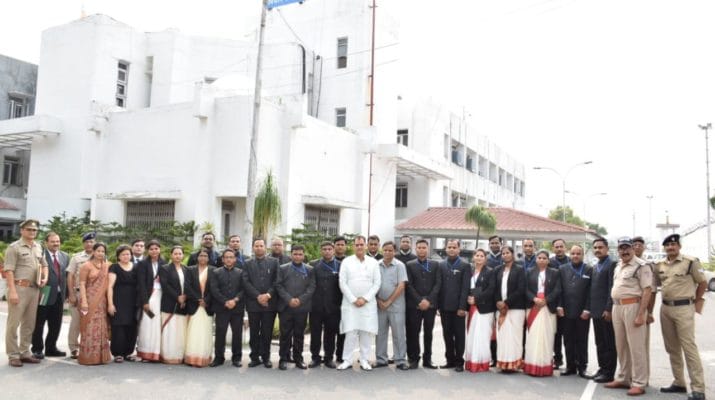 देहरादून: प्रशिक्षु सहायक अभियोजन अधिकारियों ने की विधानसभा अध्यक्ष से इन विषयों पर वार्ता 1 देहरादून: प्रशिक्षु सहायक अभियोजन अधिकारियों ने की विधानसभा अध्यक्ष से इन विषयों पर वार्ता 1 Hello Uttarakhand News »