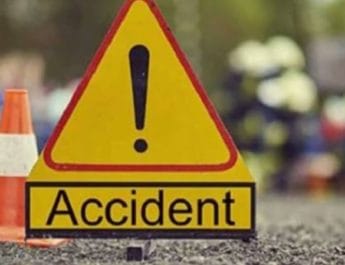 दर्दनाक: देहरादून में कार और बाइक की जबरदस्त टक्कर, DIT के दो छात्र घायल 3 Hello Uttarakhand News »