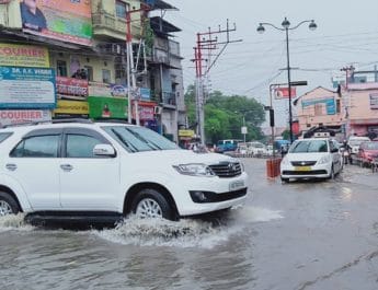 उत्तराखंड के 7 जिलों में रेड अलर्ट, आपदा प्रबंधन विभाग और DM हाई अलर्ट पर 2 Hello Uttarakhand News »