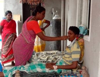 मां की चीख पुकार सुन अर्थी पर लेटे बेटे की आंखों से बहने लगे आंसू, चमत्कार देख हर कोई रह गया हैरान 4 Hello Uttarakhand News »