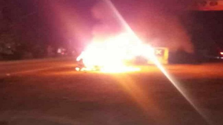 देहरादूनः चलती कार बनी आग का गोला, मच गया हड़कंप,चालक ने ऐसे बचाई जान 1 Hello Uttarakhand News »