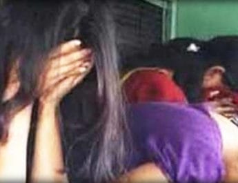 उत्तराखंडः पुलिसकर्मी की पत्नी सहेलियों संग मिलकर चलाती थी सेक्स रैकेट,सोशल मीडिया पर ऐसे चलता था धंधा 2 Hello Uttarakhand News »