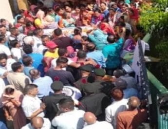 उत्तराखंड: डांटने पर सेना के जवान ने हवलदार को मारी गोली, घर पहुंचा शव 3 Hello Uttarakhand News »