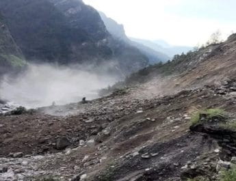 बदरीनाथ हाईवे नहीं हुआ सुचारू, हजारों यात्री फंसे 4 Hello Uttarakhand News »