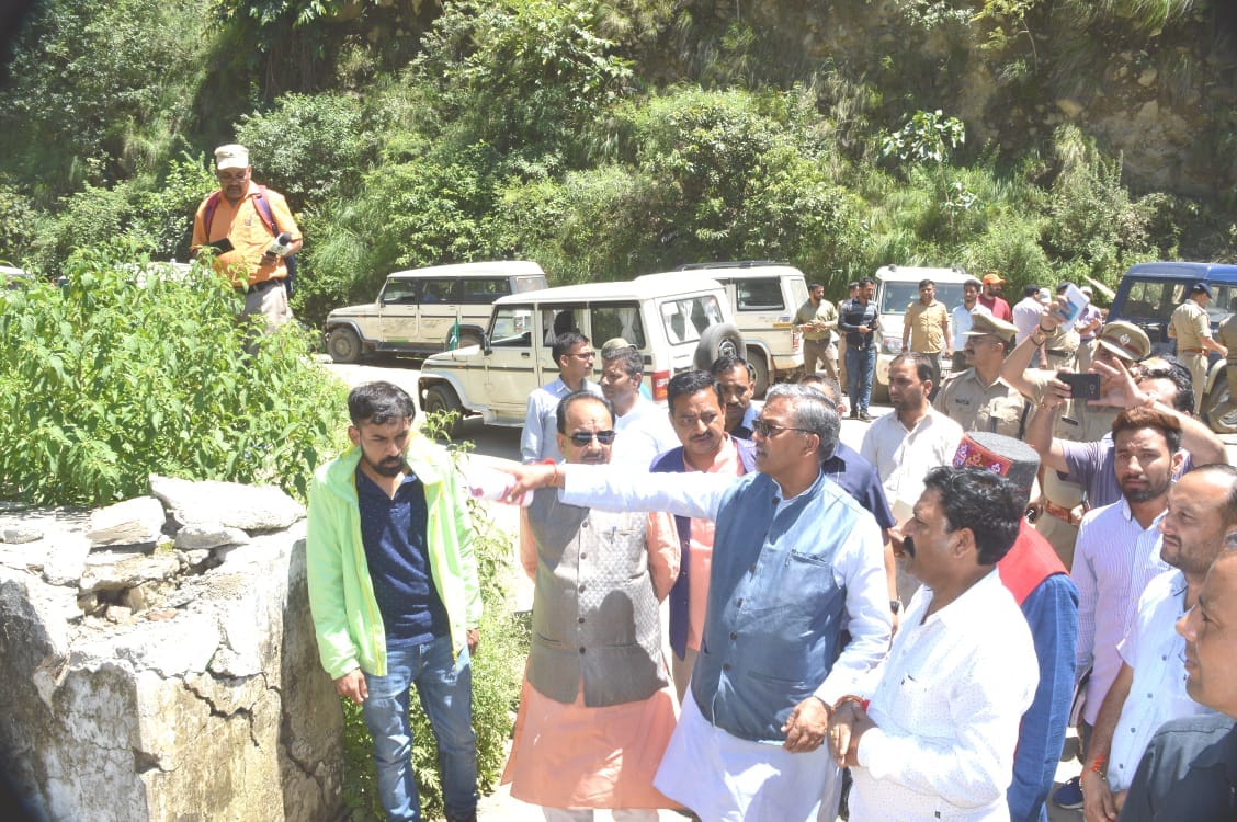 उत्तराखंड: पीड़ितों को हरसंभव मदद देगी सरकार- त्रिवेंद्र सिंह रावत 2 उत्तराखंड: पीड़ितों को हरसंभव मदद देगी सरकार- त्रिवेंद्र सिंह रावत 2 Hello Uttarakhand News »