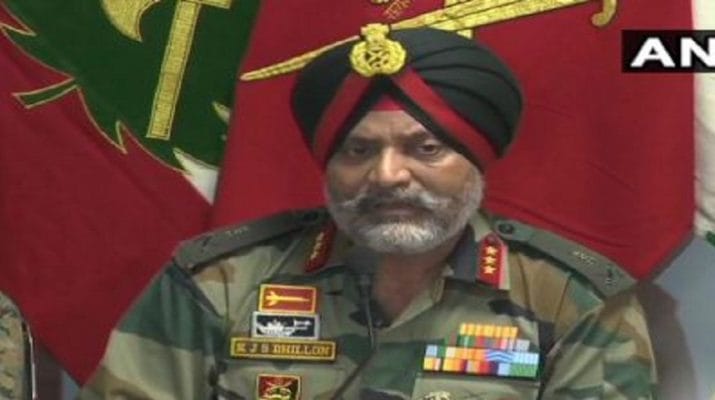 जम्मू और कश्मीर: श्रीनगर में चिनार कॉर्प्स कमांडर लेफ्टिनेंट जनरल के जे एस ढिल्लन और जम्मू-कश्मीर के डीजीपी दिलबाग सिंह द्वारा संयुक्त प्रेस कॉन्फ्रेंस 1 Hello Uttarakhand News »