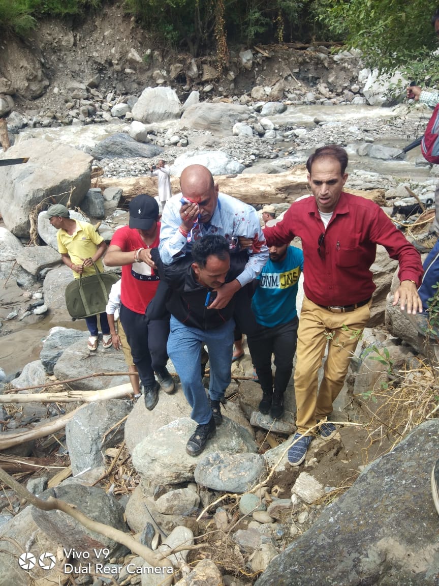 ब्रेकिंग- आराकोट हेलीकाप्टर क्रेश के बाद एक और क्रेश, पायलट और इंजीनियर चोटिल 2 ब्रेकिंग- आराकोट हेलीकाप्टर क्रेश के बाद एक और क्रेश, पायलट और इंजीनियर चोटिल 2 Hello Uttarakhand News »