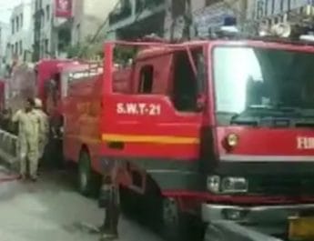 दिल्ली: गांधीनगर मार्केट में भीषण आग, दमकल की 21 गाड़ियां मौके पर मौजूद, रेस्कयू जारी 2 Hello Uttarakhand News »