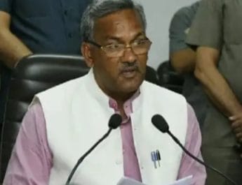 पूर्व मुख्यमंत्रियों की सुविधाएं बहाल करेगी सरकार, गुपचुप लाई अध्यादेश 1 Hello Uttarakhand News »