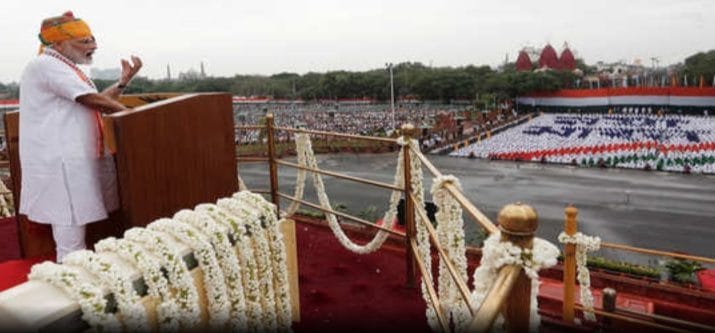 पीएम नरेंद्र मोदी ने लाल किले से बताया अर्थव्यवस्था का रोडमैप 1 Hello Uttarakhand News »