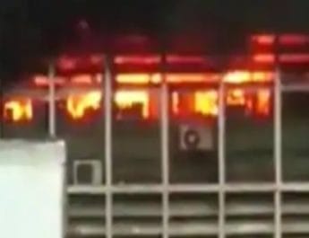 एम्स में भीषण अग्निकांड, दमकल की 34 गाड़ियां मौजूद, इमरजेंसी वार्ड बंद 4 Hello Uttarakhand News »