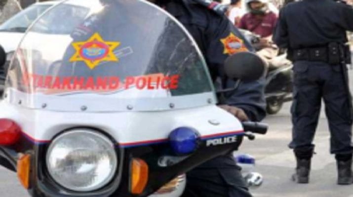 देहरादून: बैंक कर्मी ने फोड़ा सीपीयू का सिर, फाड़ी वर्दी; गिरफ्तार 1 देहरादून: बैंक कर्मी ने फोड़ा सीपीयू का सिर, फाड़ी वर्दी; गिरफ्तार 1 Hello Uttarakhand News »