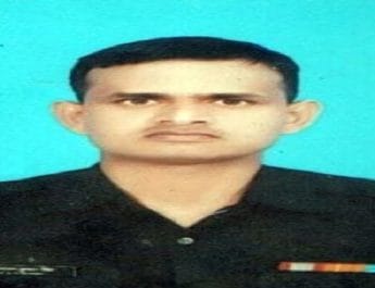 पाक ने फिर किया सीजफायर का उलंघन, जवाबी कार्यवाही में सेना का एक जवान शहीद, चार स्थानीय लोग घायल 2 Hello Uttarakhand News »