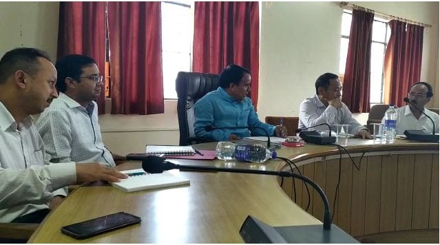 डॉ0 धन सिंह रावत ने पौड़ी में ली शिक्षा विभाग की बैठक, दिए यह निर्देश 1 Hello Uttarakhand News »