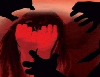 स्कूल बाथरुम में कक्षा 3 की छात्रा से गैंग रेप, टीचर ने चुप रहने को कहा 3 Hello Uttarakhand News »