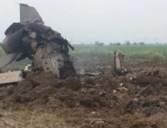 एयरफोर्स का फाइटर जैट क्रैश होकर जमीन में जा घुसा, पायलेट्स ने कूदकर बचाई जान 3 Hello Uttarakhand News »