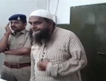 सिमी का पूर्व अध्यक्ष शाहिद बद्र गिरफ्तार, 18 साल पुराने मामले में गुजरात की कोर्ट ने जारी किया था वारंट 3 Hello Uttarakhand News »