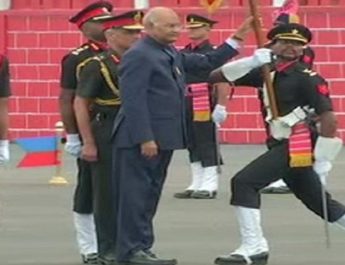 VIDEO: आर्मी एयर डिफेंस दल ‘प्रेसिडेंट्स कलर्स’ से सम्मानित, राष्ट्रपति रामनाथ कोविंद ने किया प्रदान 5 Hello Uttarakhand News »