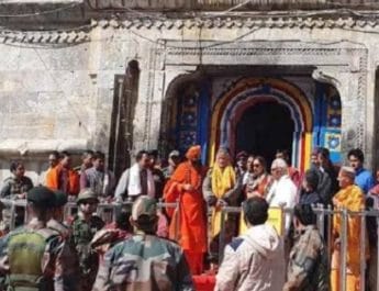 केदारनाथ पहुँचे सेना प्रमुख जनरल बिपिन रावत , बाबा केदार के किए दर्शन 2 Hello Uttarakhand News »