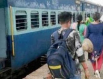 रेलवे में जल्द खत्म होगा वेटिंग टिकट का झंझट, यात्रियों की डिमांड पर चलेगी ट्रेन 4 Hello Uttarakhand News »