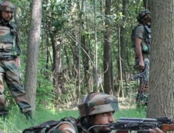 जम्मू-कश्मीरः सुरक्षाबलों और आतंकवादियों के बीच मुठभेड़ जारी 2 Hello Uttarakhand News »