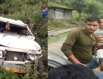 सड़क हादसा: गहरी खाई में गिरा वाहन, 6 लोग बुरी तरह घायल 4 Hello Uttarakhand News »