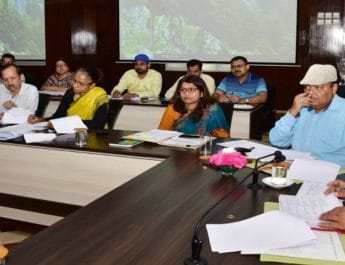 उत्तराखण्ड को पूर्ण साक्षर बनाने के लिए चलेगा विशेष अभियान: सीएम त्रिवेंद्र रावत 2 Hello Uttarakhand News »