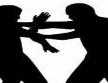 हरिद्वार: दहेज़ में मुहमांगी चीजें ना मिलने पर बहु को बुरी तरह पीटा, बेहोश होने पर मरा समझकर जंगल में फेंक दिया 3 Hello Uttarakhand News »