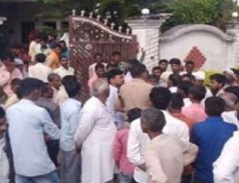 उत्तराखंड: मोबाइल को लेकर दो भाइयों में मारपीट, छोटे भाई ने बड़े भाई को उतारा मौत के घाट 2 Hello Uttarakhand News »