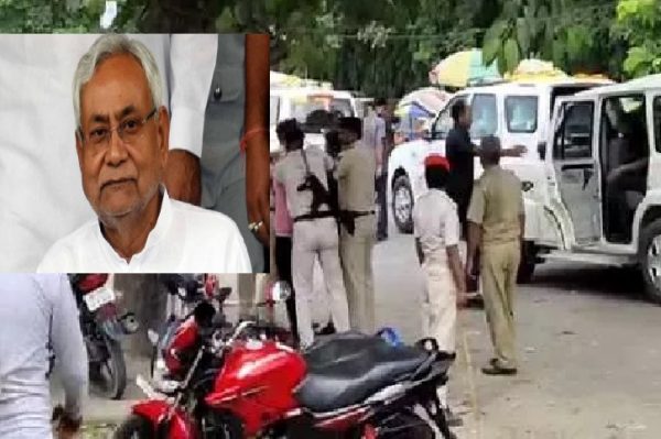 मुजफ्फरपुर में सीएम नीतीश कुमार की कार पर स्याही फेंकी,दिखाए काले झंडे 1 Hello Uttarakhand News »