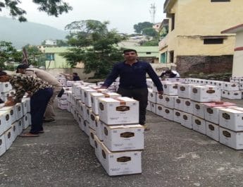 उत्तराखंड: आलू के बोरियों के नीचे मिली 420 पेटी शराब, कीमत करीब 24 लाख; ट्रक छोड़ भागा चालक 3 Hello Uttarakhand News »